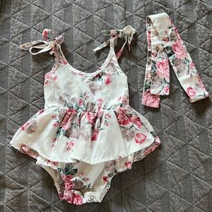 Baby girl floral outfit